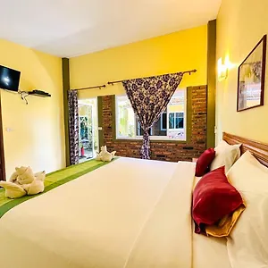 Lanta Baan Nok Ko Lanta