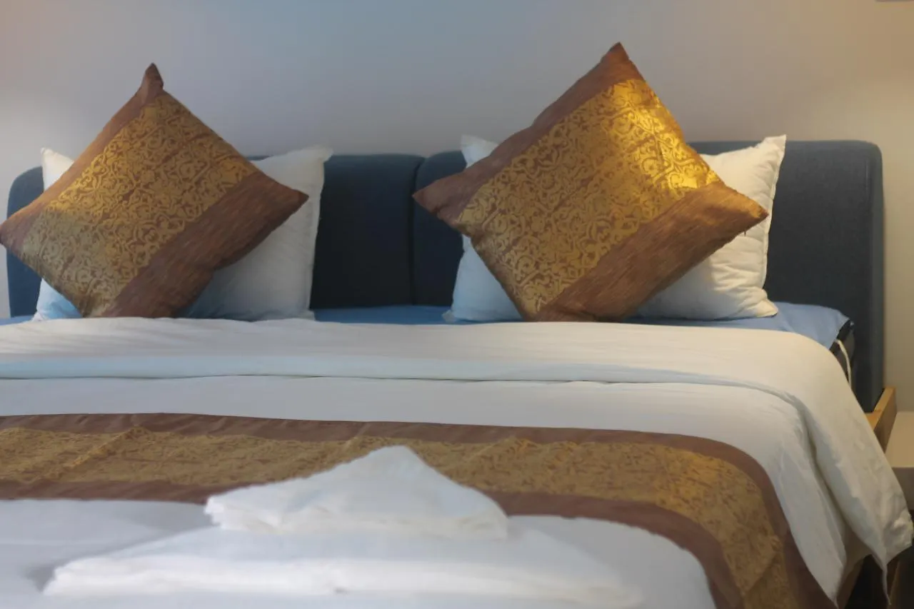 Benny'S City Hotel Сиануквиль