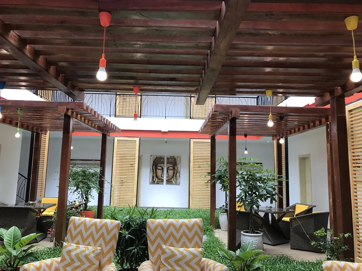 Benny'S City Hotel Сиануквиль