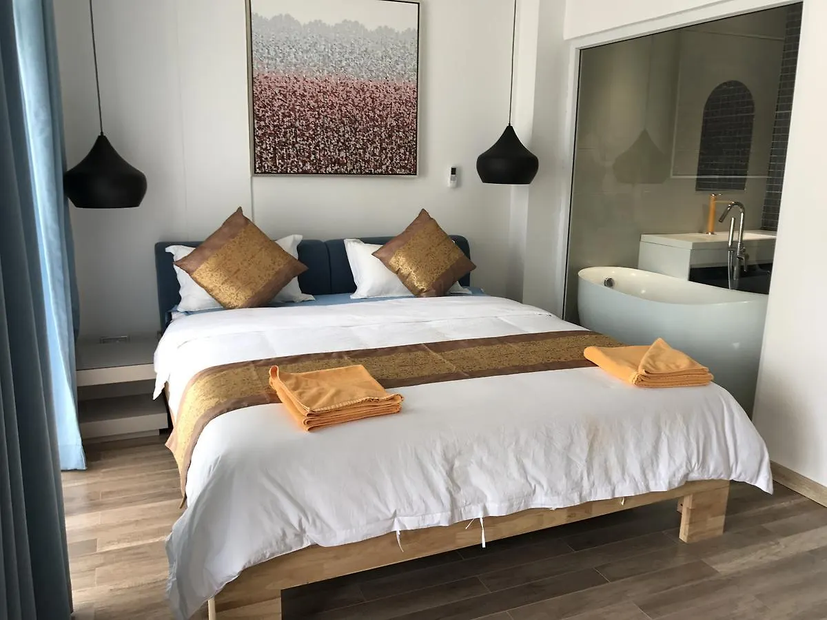 Benny'S City Hotel Сиануквиль 3*,
