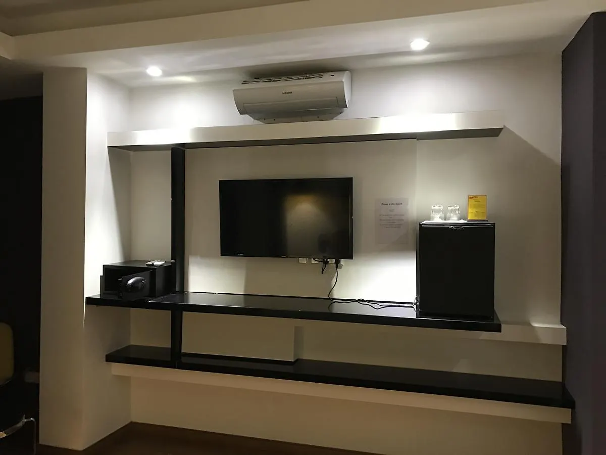 Benny'S City Hotel Сиануквиль